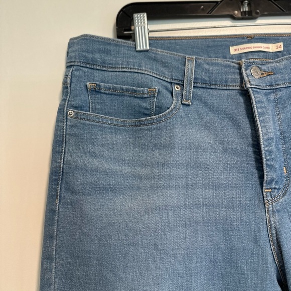 Lee Women’s Sz: 34 311 Shaping Skinny Capri. Medium Wash. Stretchy. 5 Pockets. - Picture 8 of 11